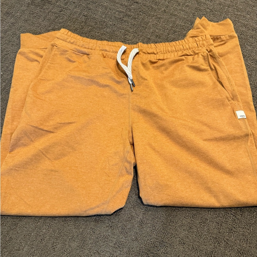 Vuori Performance Jogger size small Women's DreamKnitT™ Joggers in Flax Orange